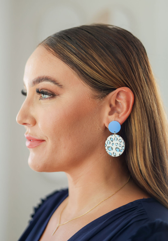 Ladies Acrylic Earrings - Blue Leopard Round Earrings - Daisy's Closet