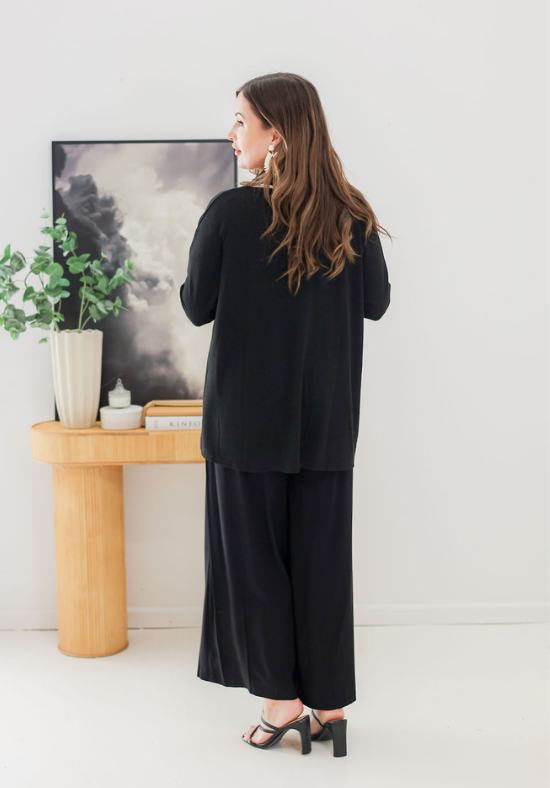 Elsie Shrug Black