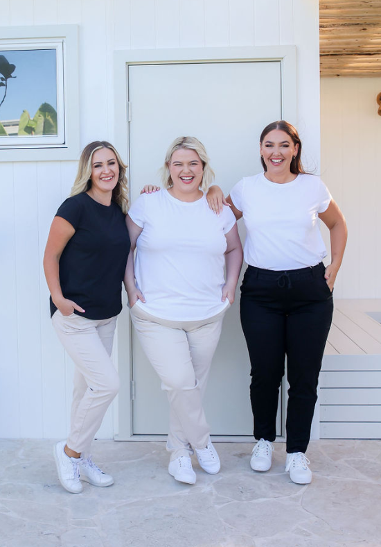 Ladies Stretch Jogger Jeans - Cream - Elasticised Waistband - Functional Front and Back Pockets - Drawstring waist - Pull On Jeans - Sizes 6 - 18 - Jenny Stretch Joggers Front Full Length View Showing Sizes 10 - 12 + 18 - Daisy's Closet