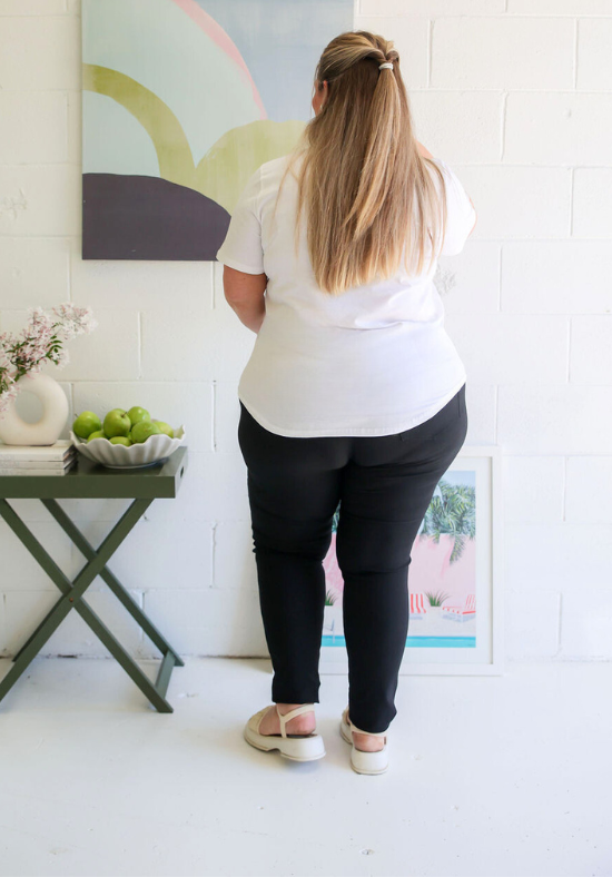 Daisy Round Neck Tee White