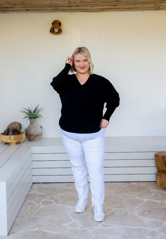 Ladies White Jeans - Stretch Fabric - Front and Back Functional Pockets - Zip up Front - Sizes 6 - 24 - Delta Denim Jeans Size 22 Paired With Bianca Knit Top Black - Daisy's Closet