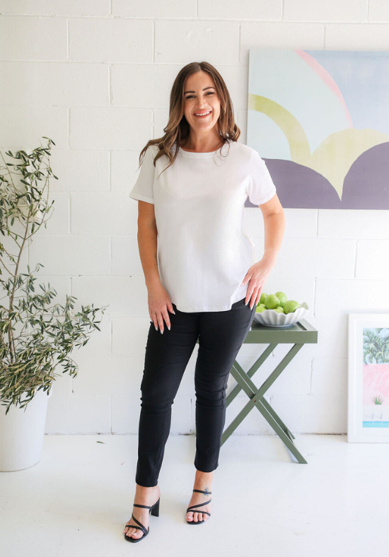 Daisy Round Neck Tee White - Daisy’s Closet