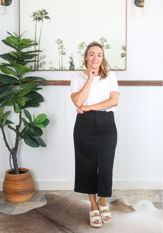 Daisy Round Neck Tee White - Daisy’s Closet