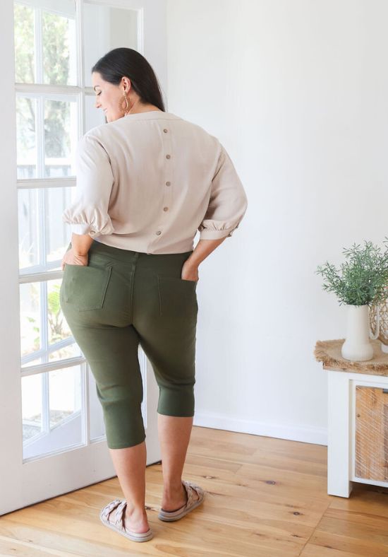 New Look Delta 3/4 Jeans Khaki - Daisy’s Closet