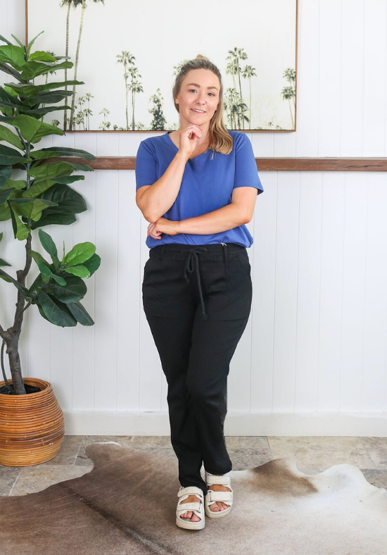 Daisy V Neck Tee Blue - Daisy’s Closet