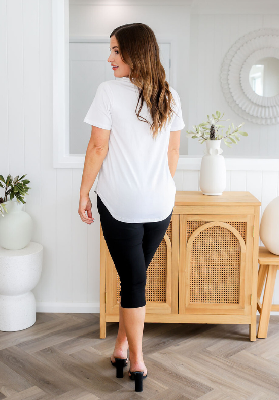 Daisy V Neck Tee White - Daisy’s Closet