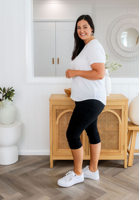 Daisy V Neck Tee White - Daisy’s Closet