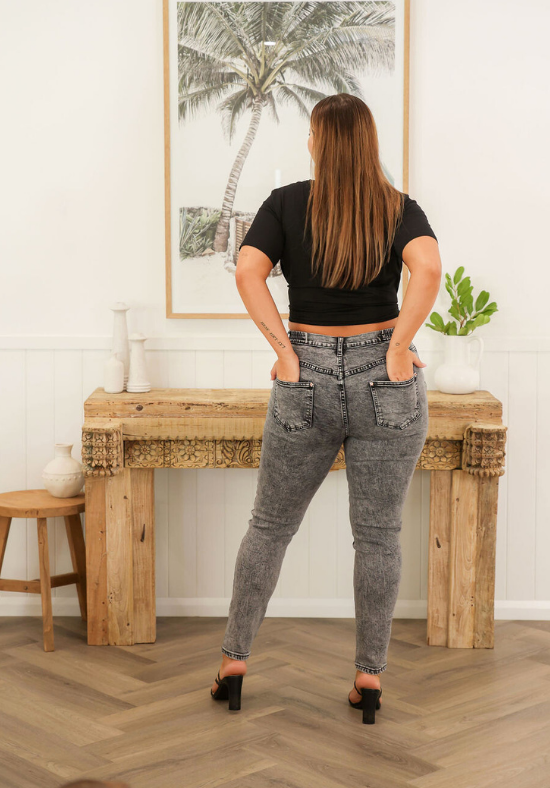 Carter Curve Jeans Black Acid Wash - Daisy’s Closet