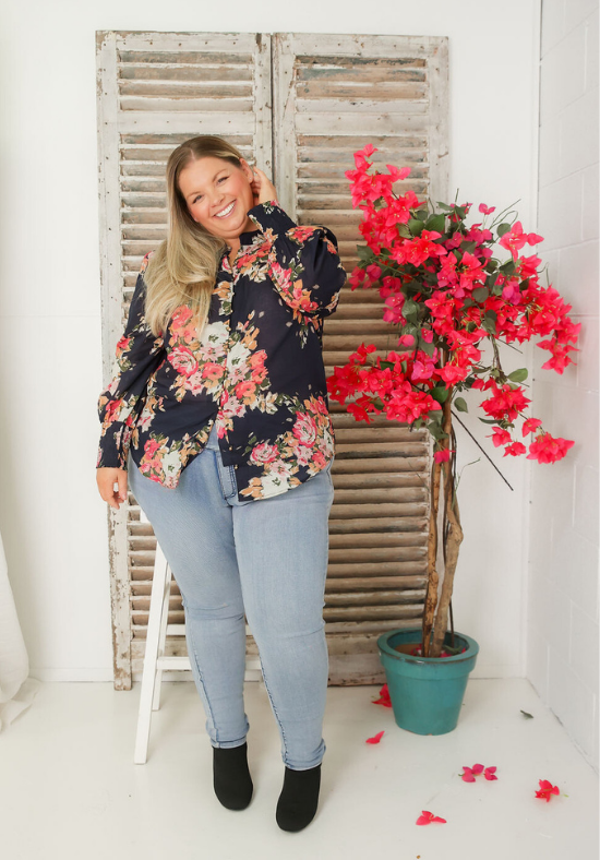 Ladies Light Blue Denim Pull On Jeans - Tummy Flattening Waist Band - Daisy's Closet