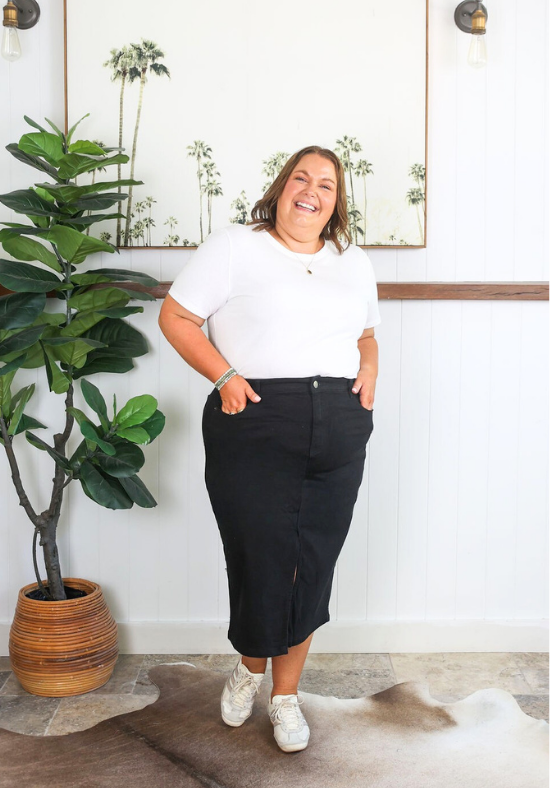 Woman Women's Plus Size Black Denim Skirt Plus Denim Split