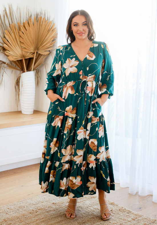 Ladies Maxi Dress - Long Sleeve - Bump and Feeding Friendly - Concealed Side Pockets - Emerald Green - Sizes 6 - 26 Curve Friendly Maxi Dress - Bonnie Long Sleeve Maxi Dress - Daisy's Closet Size 14 Front Full Length View Showing Pockets