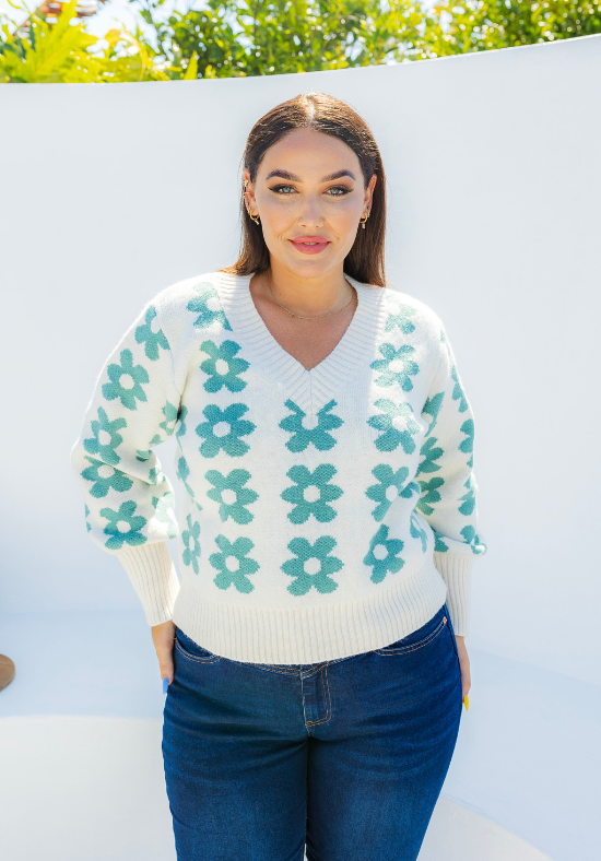 Ldies V Neck Jumper - Knit Jumper - White with Daisy Print Green - Long Sleeve - Sizes S/M - L/XL - Daisy Knit Close Up Front View Size L/XL Paired with Carter Curve Dark Jeans - Daisy's Closet