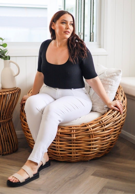 Ladies White Jeans - Stretch Fabric - Front and Back Functional Pockets - Zip up Front - Sizes 6 - 24 - Delta Denim Jeans - Daisy's Closet